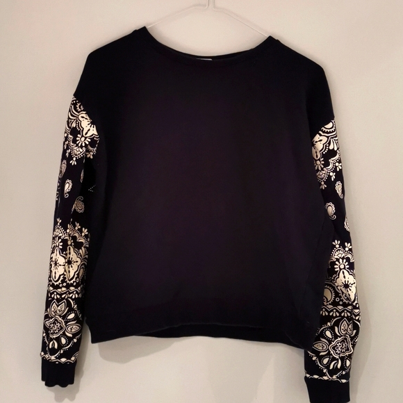 🔥 3 for $30 🔥 Forever 21 Navy Sweatshirt - Picture 1 of 3